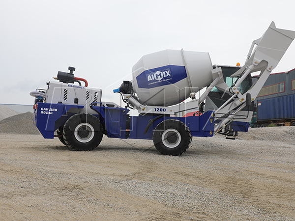 Self Loading Concrete Mixer Truck For Sale